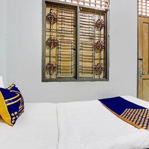 Spot On 94085 Hotel Agung